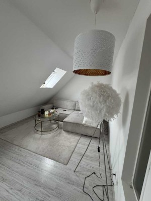 Helle 2-Zimmer DG-Wohnung in Kleefeld