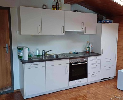 Tosters: kl. 1-Zimmer-Dachgeschoss-Wohnung 26 m2, € 450,00 inkl. BK