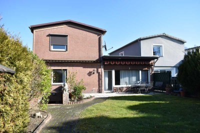 Familienfreundliches Reihenmittelhaus mit sonnigem Garten in Köln-Heimersdorf