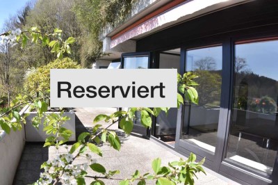 Reserviert / Lichtdurchflutete 3 Zimmer Wohnung mit Einbauküche und riesiger Terrasse  in Kirchseeon