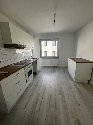 zentrumsnahe 2 Zimmer, Küche, Bad mit zwei Balkonen