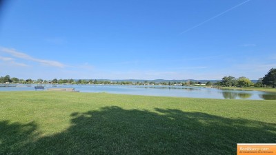 TRAUSDORF AN DER WULKA: FERIENHAUS / SUPERÄDIFIKAT MIT GARTEN, TERRASSE, GARAGE BEIM ESTERHAZY BADESEE