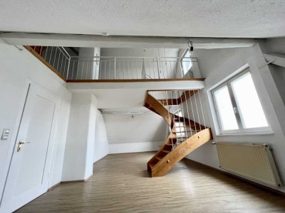 Schöne 2,5-Zimmer-Maisonette-Wohnung mit EBK in Vogt