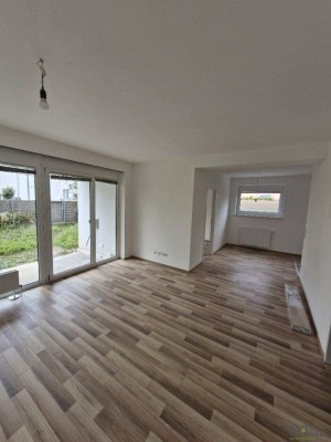 neu renovierte Genossenschaftswohnung 2 Zimmer + Loggia