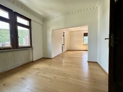 Charmante 4-Zimmer-Wohnung in saniertem Altbau zu vermieten