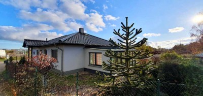 Bungalow in absoluter Ruhe mit Wintergarten und Kamin auf der Insel Rügen