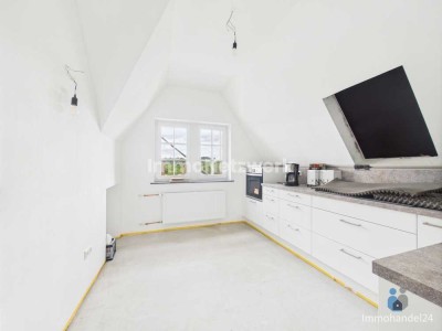 **außergewöhnliche, sanierte Jugendstilwohnung mit Aufzug & Stellplatz in historischer Villa**