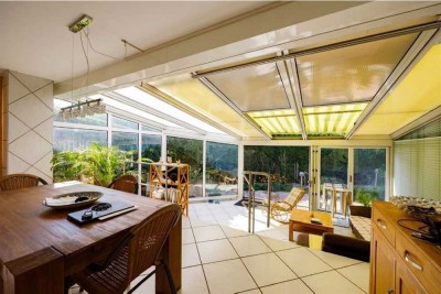 Gepflegte 3-Zimmer-Wg. mit Wintergarten, Terrasse und Teich - Hallenflächenanmietung ebenso möglich!