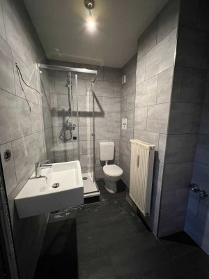 Sanierte 2-Raum-Wohnung mit Einbauküche