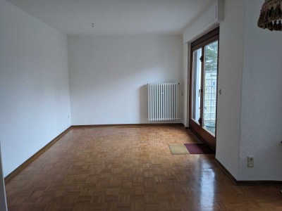 Haus mit Balkon und Garten