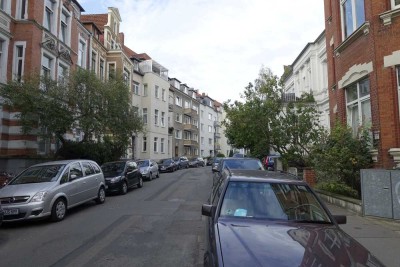 Großzügige, helle 2-Zimmer-Wohnung mit Balkon