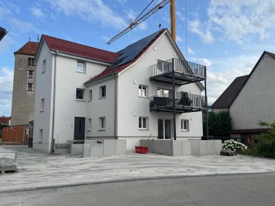 Erstbezug mit Balkon: Ansprechende 4-Raum-Erdgeschosswohnung mit geh. Innenausstattung in Emerkingen