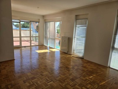 Helle 105 m² Altbauwohnung mit Dachterrasse in zentraler Lage von Köln-Dellbrück