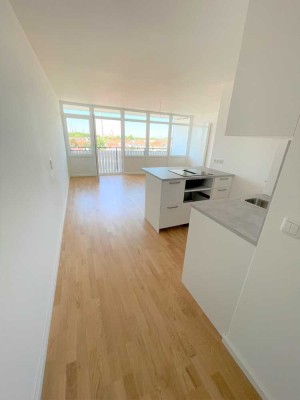 Perfekt Sanierte Wohnung mit Blick auf Olympiastadion, sonniger Balkon