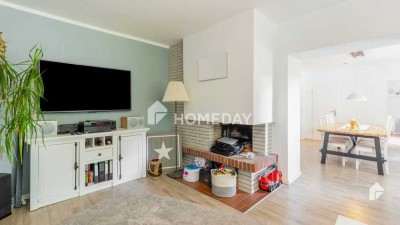 Große 5 Zimmer Wohnung, WG geeignet, mit zusätzlicher 120qm Ausbaureserve im DG...