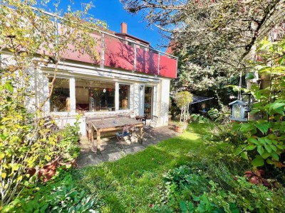 Großes Haus in ruhiger Lage im Stuttgarter "Kaltental"