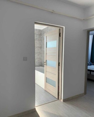 Stilvolle, modernisierte 1,5-Raum-Wohnung mit Balkon und Einbauküche in Burghausen