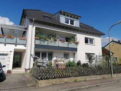 2023 Sanierte 4 Zimmer Wohnung mit Terrasse und Garage in ruhiger Lage