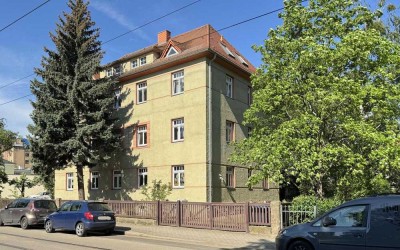 Kleines Raumwunder mit Balkon und großem Garten