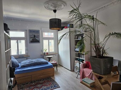 Fürth-Südstadt! Kleine  Familie oder WG willkommen! Charmante 3-Zi.-Altbauwhg. im 3. OG ohne Lift !