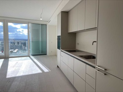Exquisites Studioapartment im 10. OG mit Panoramafenstern und Design-Küche