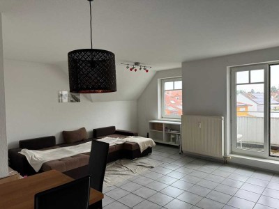 Helle renovierte 2-Zimmer-Wohnung mit Balkon in Hockenheim