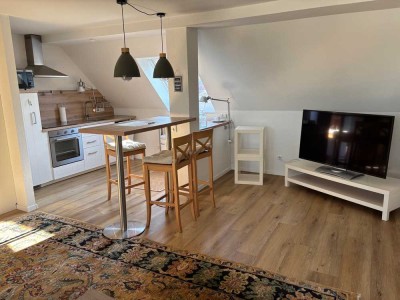 Ruhige, möblierte Dachgeschoss-Wohnung in zentraler Lage in Unna