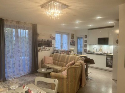 Modernisierte 3-Raum-Wohnung mit Balkon und Einbauküche in Stuttgart
