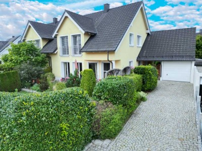 Massive DHH mit Luftwärmepumpe, Garage, Garten in Mistelgau!
