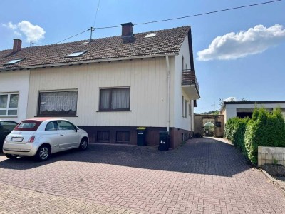 Ein- Zweifamilienhaus mit schönem Garten in ruhiger Lage von Beckingen- Erbringen