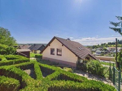 Top-Lage: Zweifamilienhaus mit schneller Autobahnanbindung I Niefern-Öschelbronn