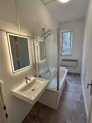 Helle 3 Raum Wohnung Ruhig Nähe Bahnhof + Altstadt Tageslichtbad
