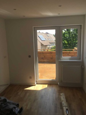 Schöne, sanierte 2-Wohnung mit großer Terrasse und Einbauküche inkl. Stellplatz