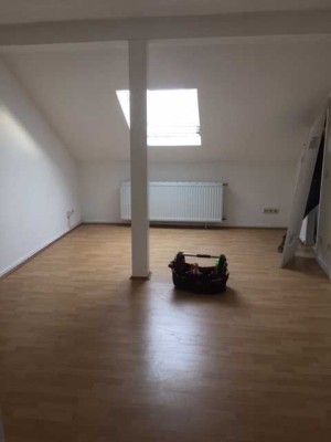 Schöne drei Zimmer DG-Wohnung in Neuwied-Innenstadt für max 2 Personen