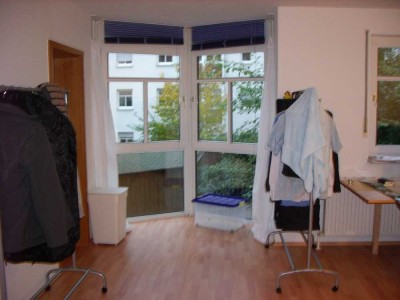 Schickes 1-Zimmer-Studio-Appartement mit Einbauküche und TG-Stellplatz für Kapitalanleger !