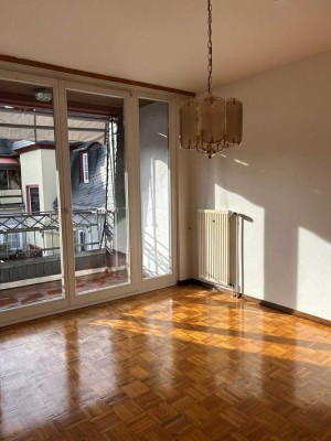 Tolle  2-Zimmer-Wohnung in zentraler Lage von Geisenheim mit Balkon