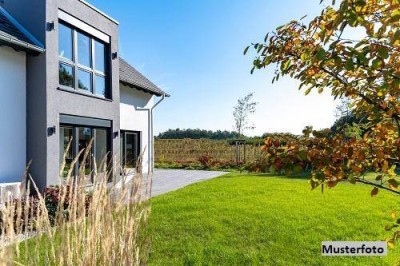 +++ Familienfreundliche Doppelhaushälfte mit Doppelstellplatz außen - ruhig &amp; zentral +++