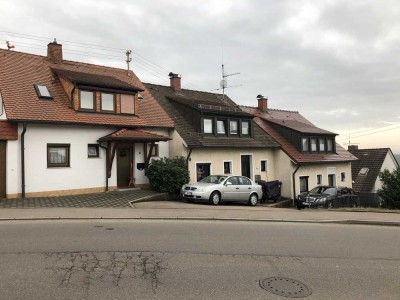 Günstiges, gepflegtes 6-Raum-Reihenendhaus mit EBK in Esslingen am Neckar