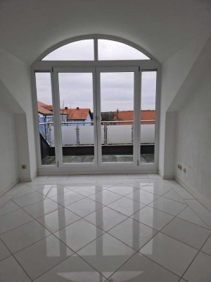 Lichtdurchflutete moderne 2,5 Zimmer-Dachgeschoßwohnung mit Balkon in Stammham/Westerhofen