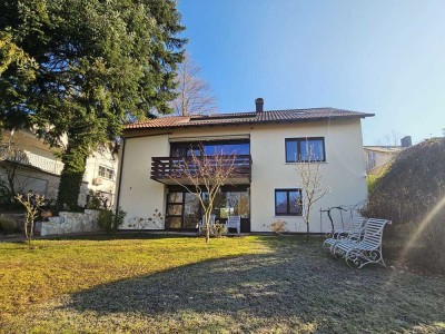 Charmantes Einfamilienhaus mit Weitblick über Teile der Stadt Baden-Baden