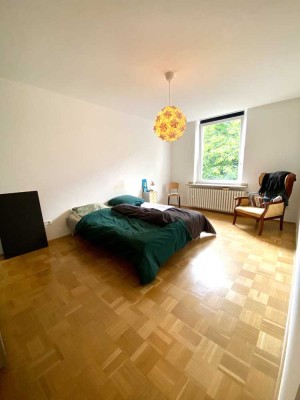 Charmante Altbauwohnung mit Loggia und Einbauküche im beliebten Südviertel