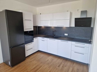 Stilvolle 3-Zimmer-Wohnung mit Loggia in ruhiger Lage – Flughafennah, aber lärmgeschützt