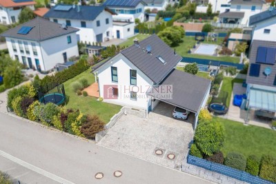 Einfamilienhaus aus 2015 – familiengerecht, gepflegt, bezugsbereit.
Objektnummer 2025586