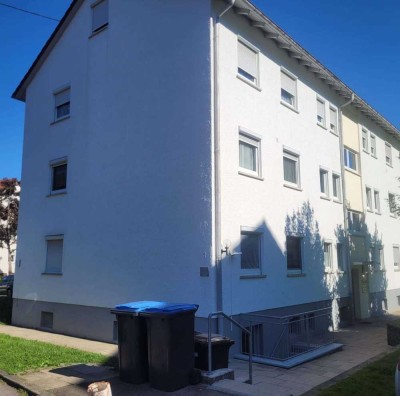 Gelegenheit für handwerklich Begabte: Sanierungsbedürftige 2-Zimmer-Wohnung