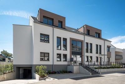 Haus in Haus! Hochwertige 4-5 Zimmer Eigentumswohnung mit großer Terrasse und Garten