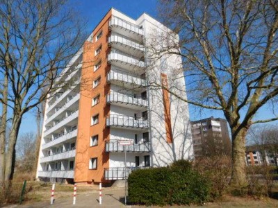 Einziehen und Wohlfühlen - großzügige 2-Zimmer-Wohnung mit neuem Vinylboden und Balkon...
