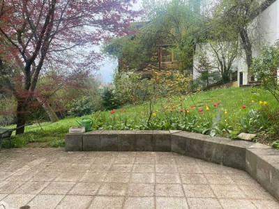 Sanierte 2,5-Zimmer-Garten-Wohnung in Starnberger Bestlage