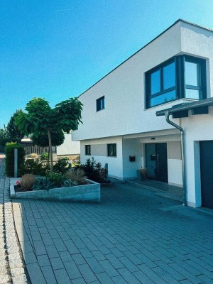 Modernes EFH mit Pool