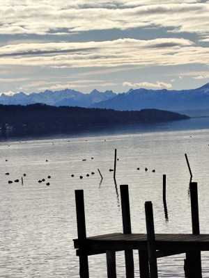 Elegante Terrassen-Wohnung mit Panoramablick auf den Starnberger See bis in die Alpen