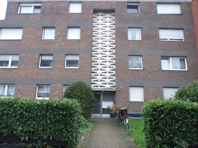 Frisch sanierte 4-Raum-Wohnung mit großem Balkon in Troisdorf